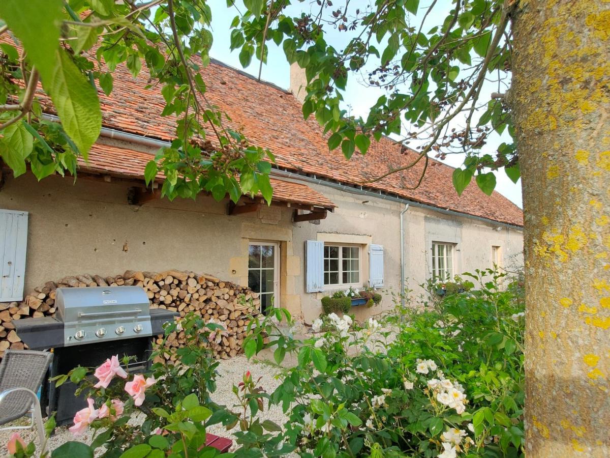 Gite De La Maison Fort Vereaux エクステリア 写真