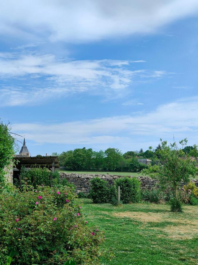 Gite De La Maison Fort Vereaux エクステリア 写真