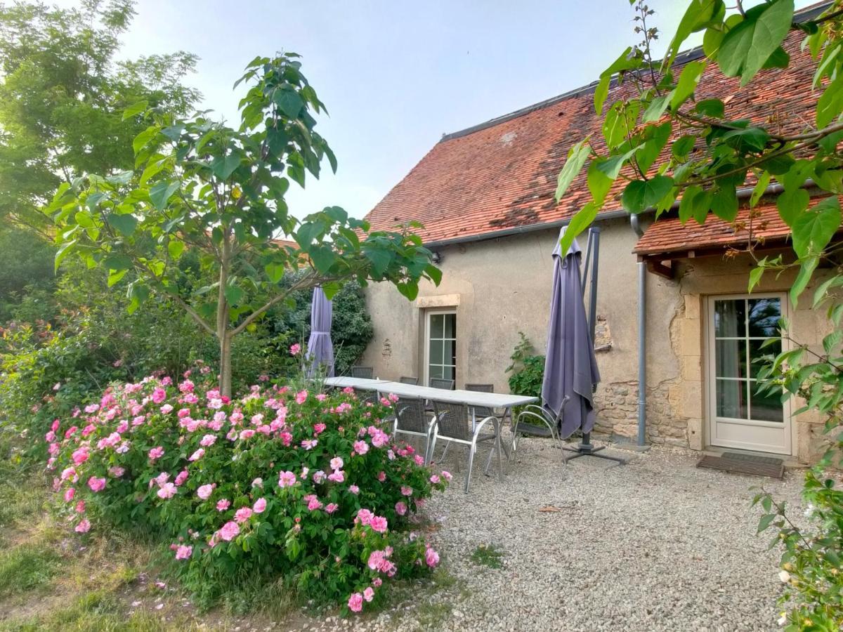 Gite De La Maison Fort Vereaux エクステリア 写真