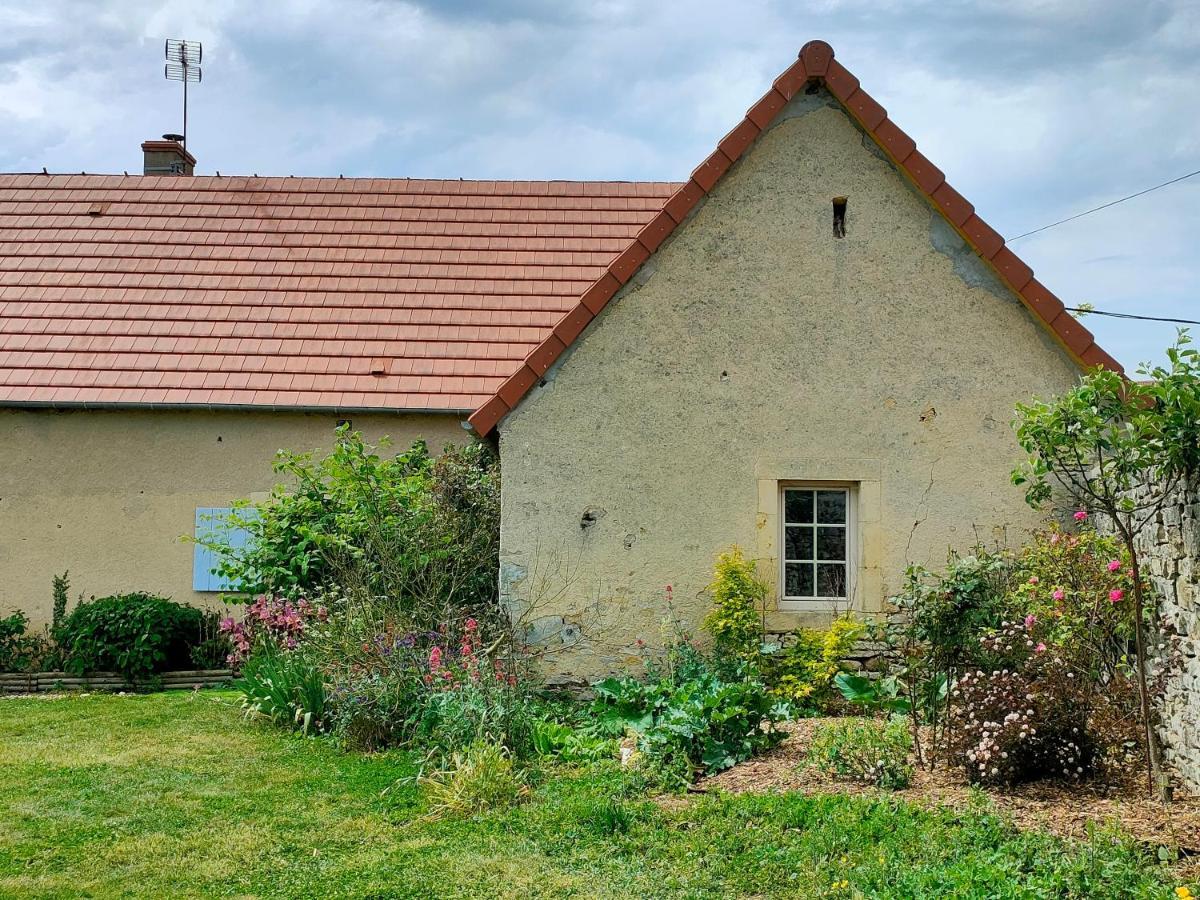 Gite De La Maison Fort Vereaux エクステリア 写真