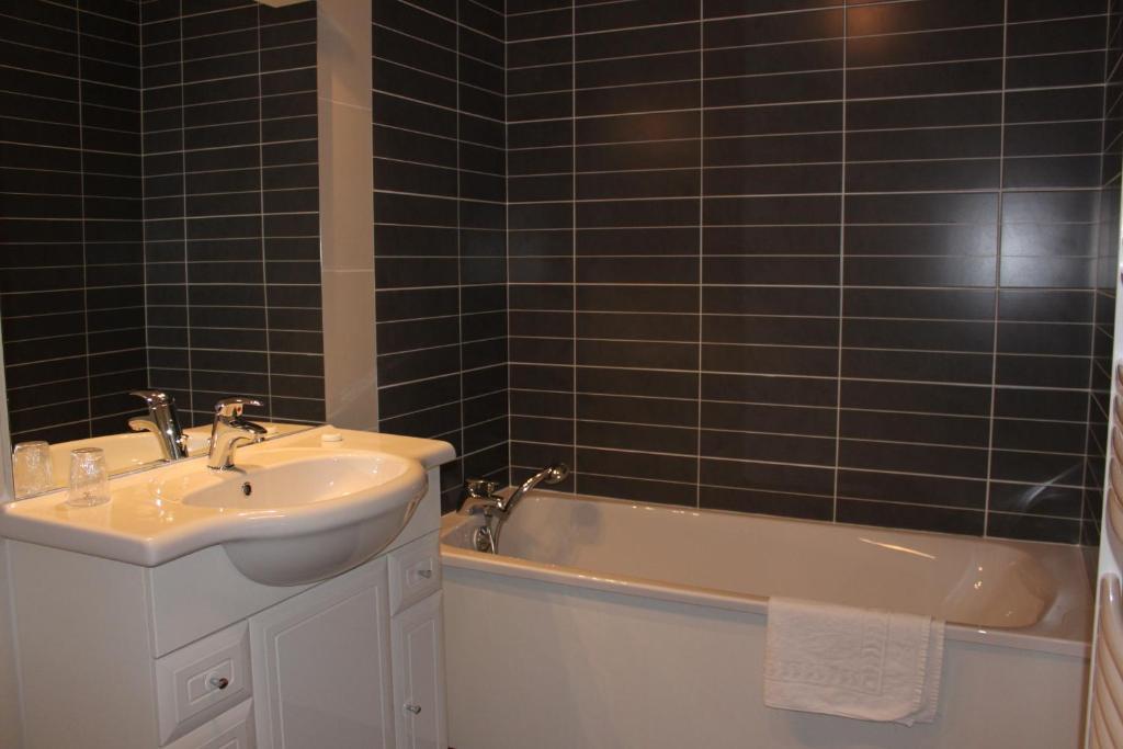 Gite De La Maison Fort Vereaux 部屋 写真