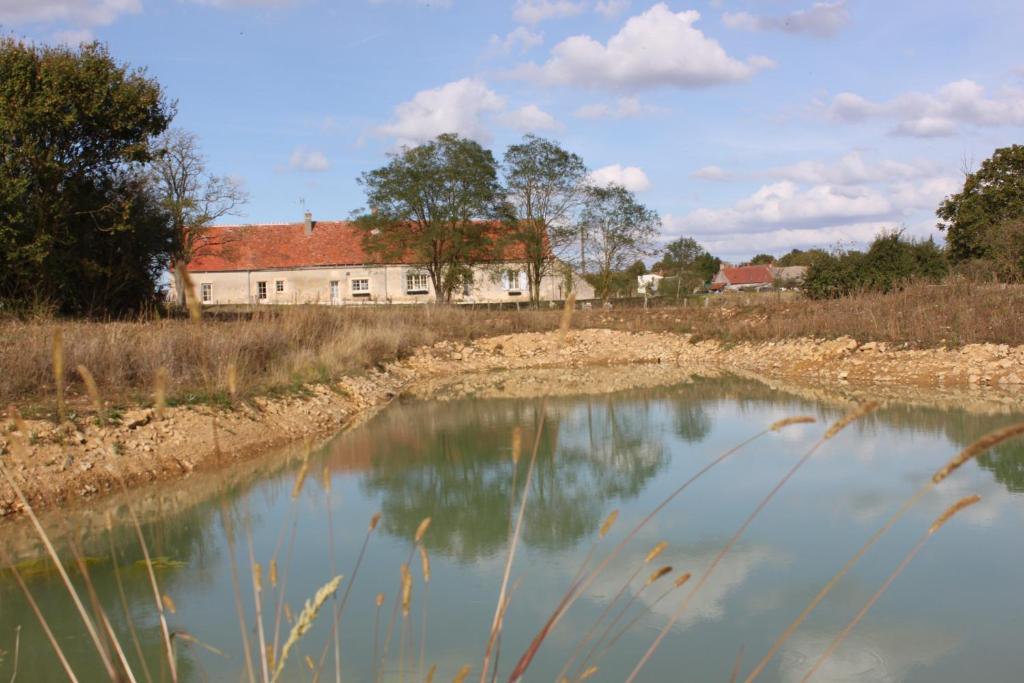 Gite De La Maison Fort Vereaux エクステリア 写真